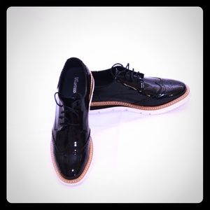 Black Patent Oxford style tie up